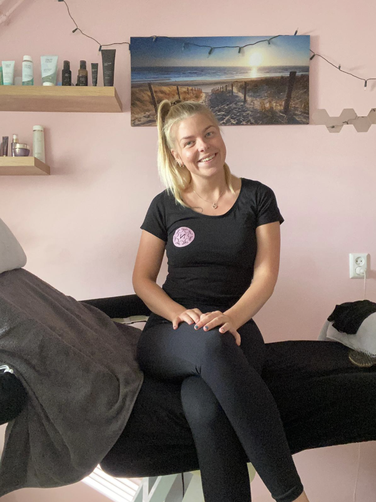 Nelleke Holt in haar salon